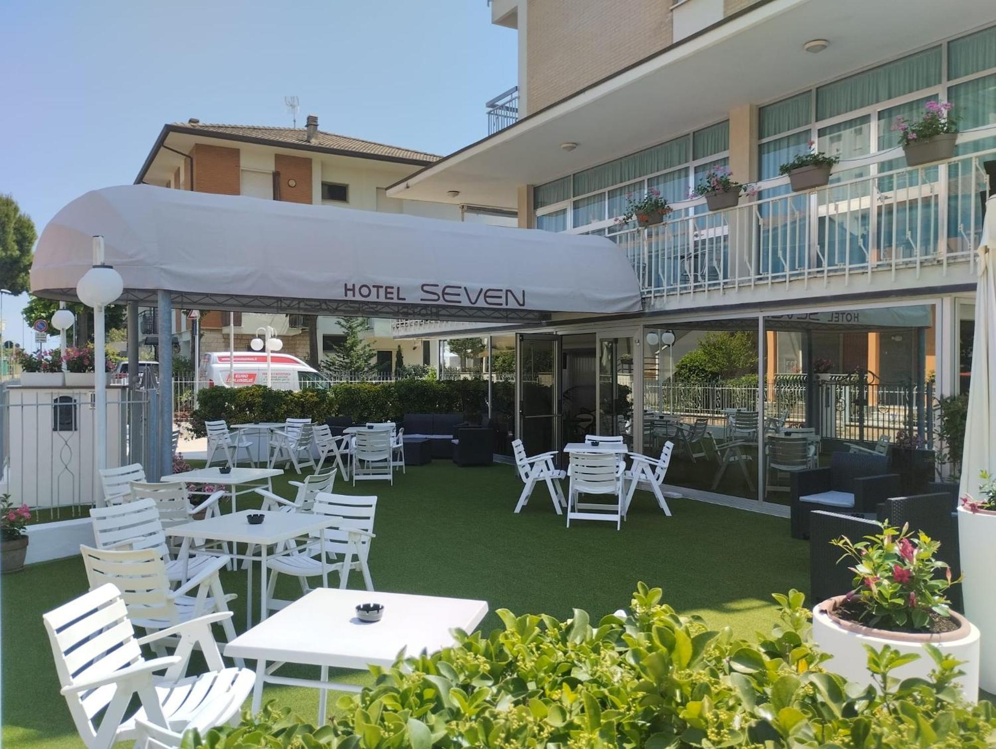 Hotel Seven Ρίμινι Εξωτερικό φωτογραφία