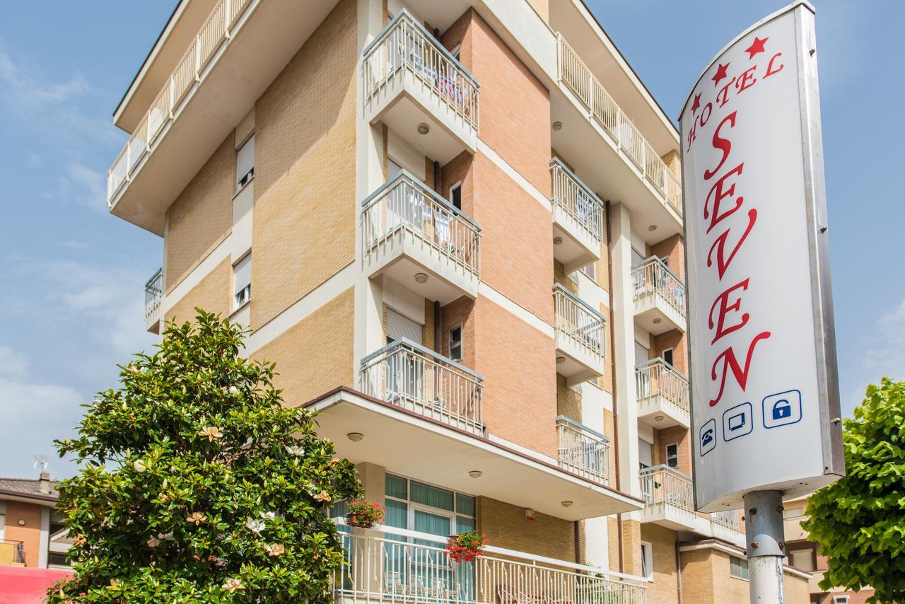 Hotel Seven Ρίμινι Εξωτερικό φωτογραφία